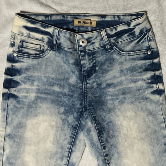 NWOT Blue Spice Acid Wash Skinny Jeans - Picture 3 of 8